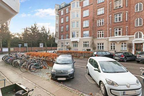 Stylish Two Floor Apartment In Vibrant N�rrebro