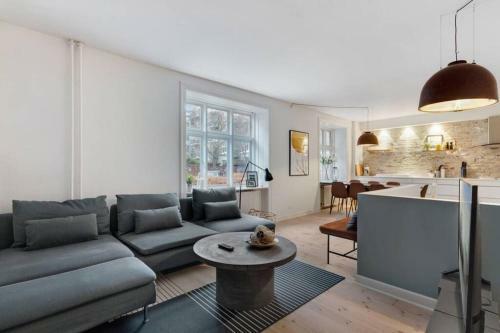 Stylish Two Floor Apartment In Vibrant N�rrebro
