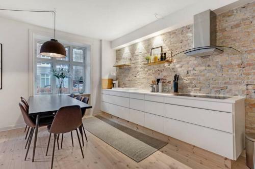 Stylish Two Floor Apartment In Vibrant N�rrebro
