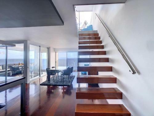 Apartamento Luxurious Penthouse Suite Direct At Sea