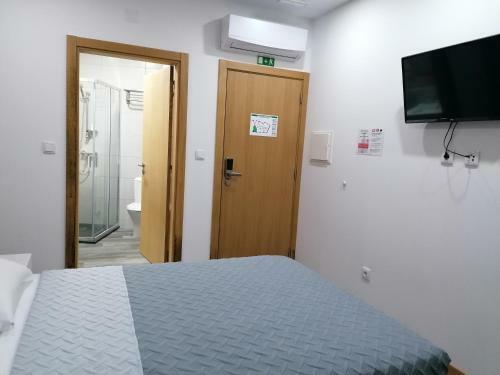 Hostal Alojamento Girassol - Guest House