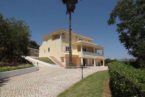 Villa Casa Monte Santa Luzia