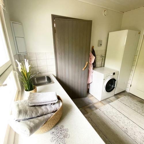 Villa Arktika Porealtaallinen M�kki Nuorgamissa Tenojoen Ja Tunturien Vieress�