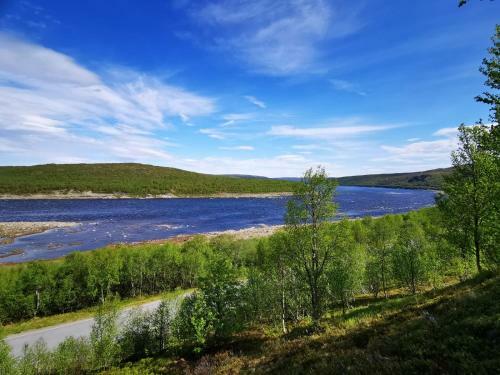 Villa Arktika Porealtaallinen M�kki Nuorgamissa Tenojoen Ja Tunturien Vieress�