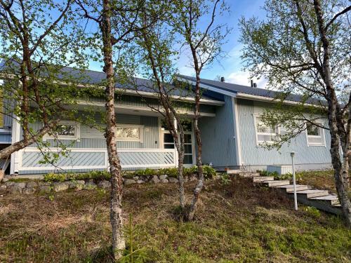 Villa Arktika Porealtaallinen M�kki Nuorgamissa Tenojoen Ja Tunturien Vieress�