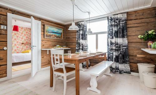 Hostal Pikisaari Guesthouse