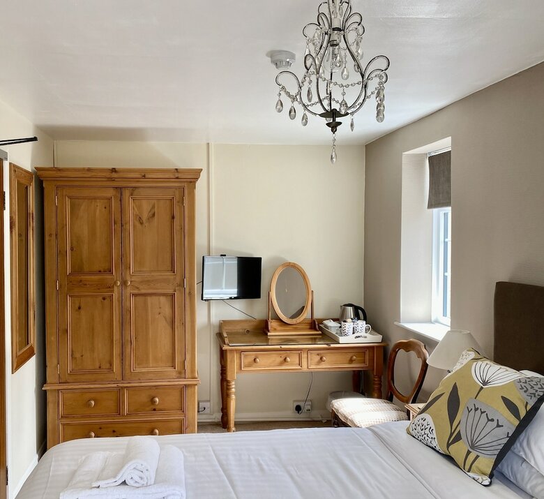 Hostal Plumpton Court
