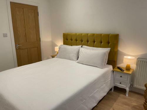 Apartamento New Bagshot 1 Bed 1 Bath Sleeps 4