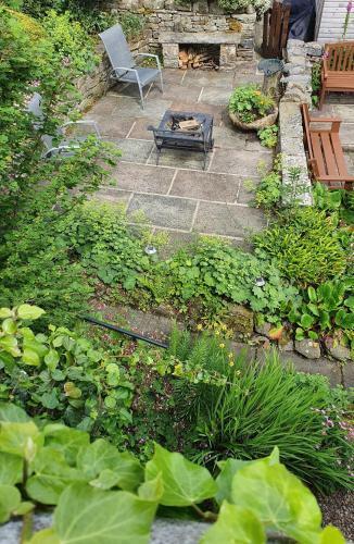 Bridge Cottage, Bainbridge, With Riverside Garden!