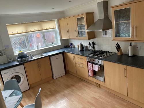 Spacious Detached Property With Ample Parking