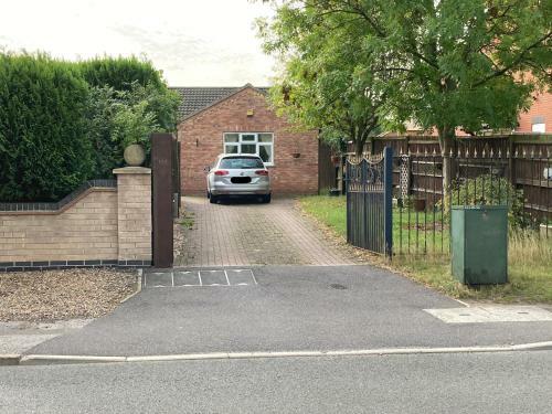 Spacious Detached Property With Ample Parking