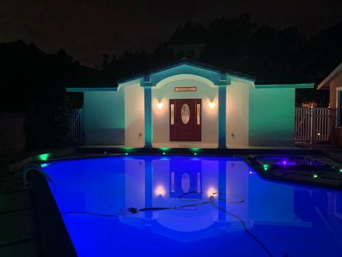 Villa A Serene Home With 5br, 3ba, Pool, Spa, And Mini-golf
