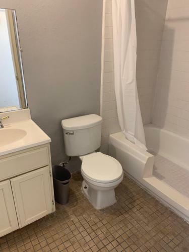 Charming Double Bed Hotel Style (a10)