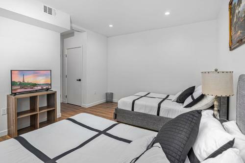 Hostal Downtown La Stylish Suites