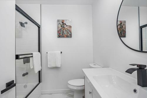 Hostal Downtown La Stylish Suites