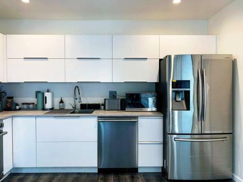 Memorable Renovated 1br Unit By The Pool