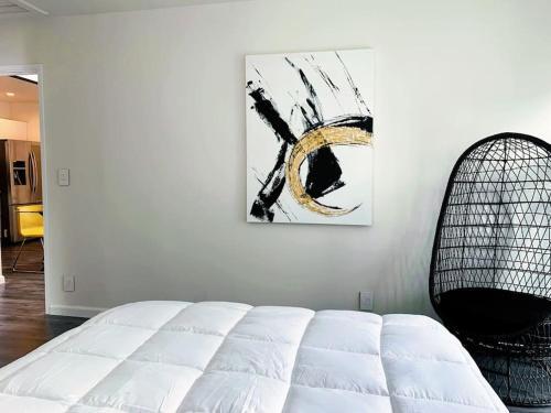 Memorable Renovated 1br Unit By The Pool