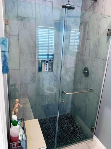 Memorable Renovated 1br Unit By The Pool