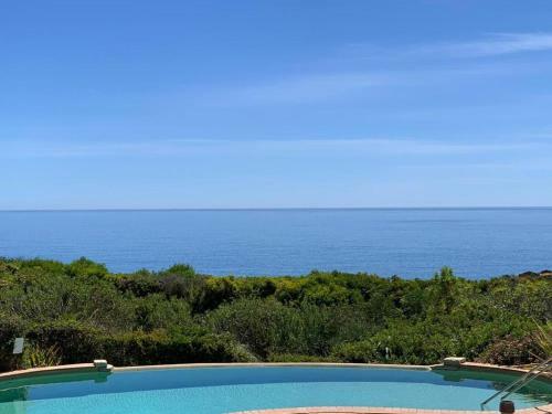Villa On The Cliffs By Galantevasques