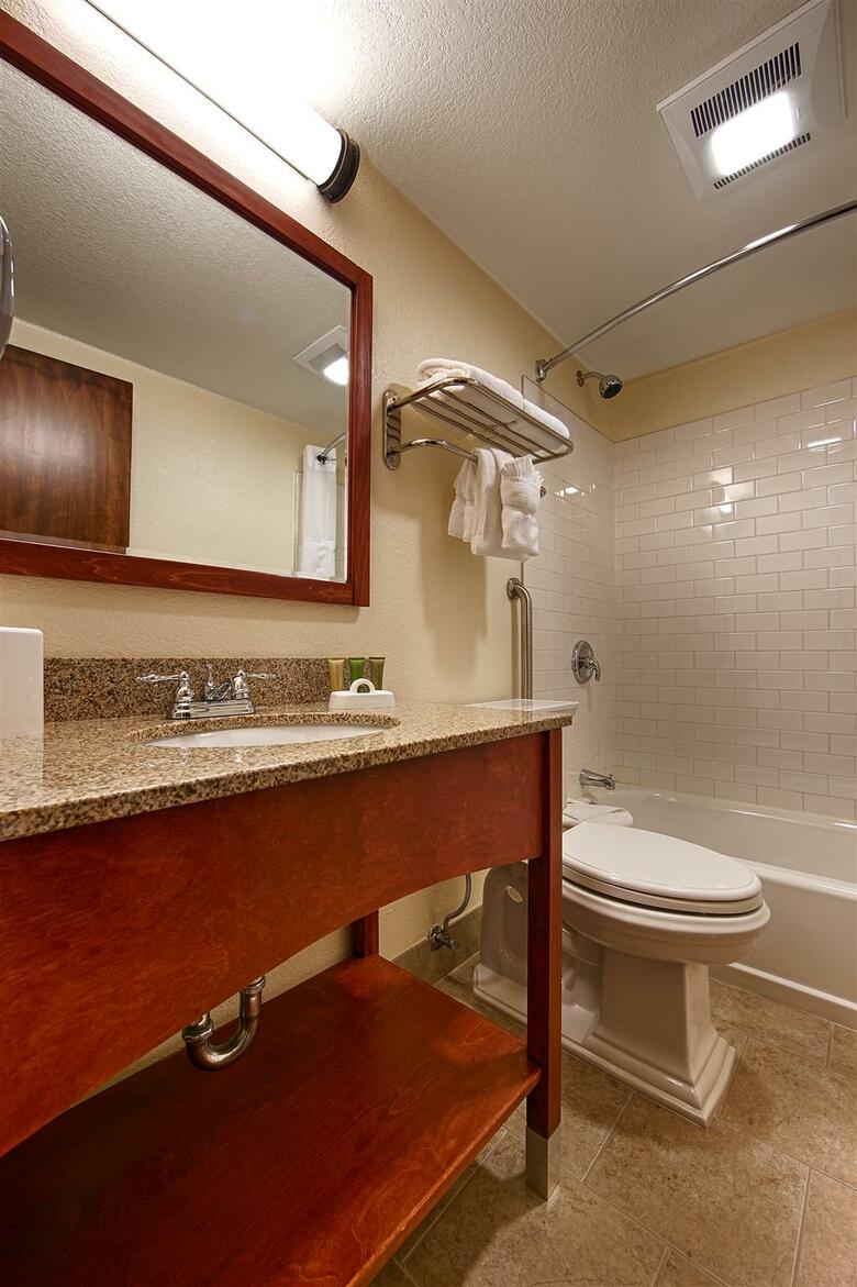 Hotel Best Western Plus Eagle Lodge & Suites