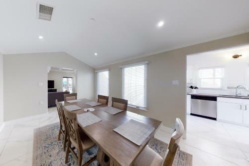 Beverly Hills Central Old World Charm