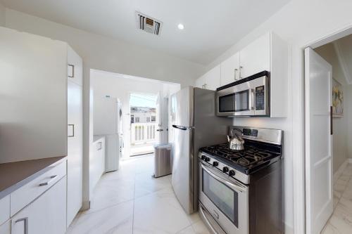 Beverly Hills Central Old World Charm