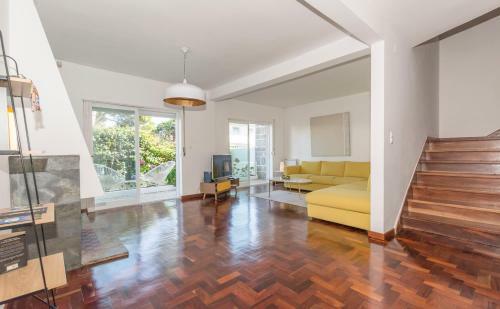 Lovely Villa With 3 Bedrooms And Swimming Pool