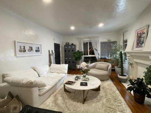 Fairfax / West Hollywood Room W/ Queen Bed