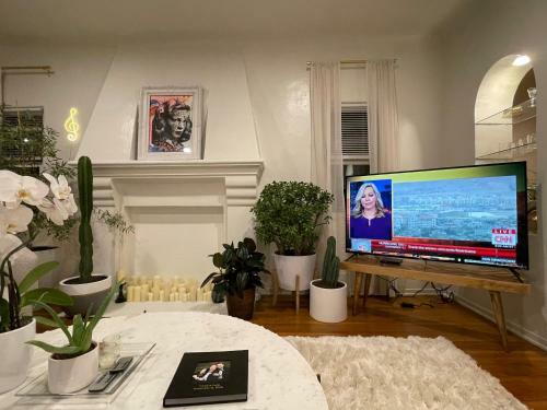 Fairfax / West Hollywood Room W/ Queen Bed