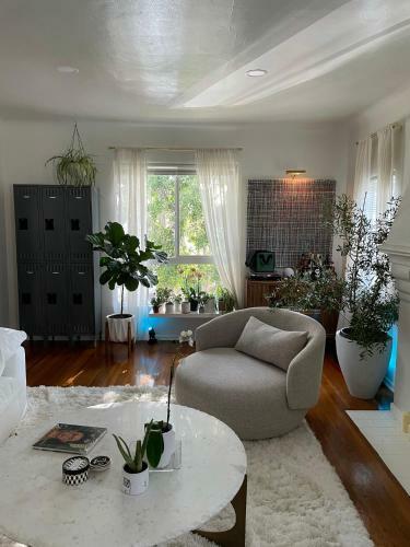 Fairfax / West Hollywood Room W/ Queen Bed