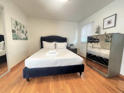 Diamond In Brentwood-lovely 2 Bedroom Private Unit