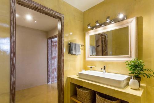 Sea�ya Family Surf Houses