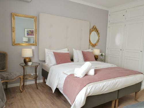 Hostal Vogue 23 Boutique Hotel In Cascais