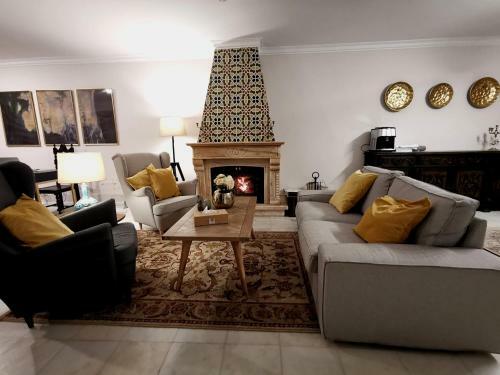 Hostal Vogue 23 Boutique Hotel In Cascais