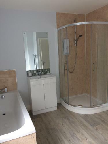 Swyn Y Mor Beach Close Pet Friendly Hot Tub