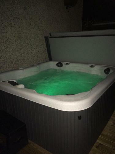 Swyn Y Mor Beach Close Pet Friendly Hot Tub