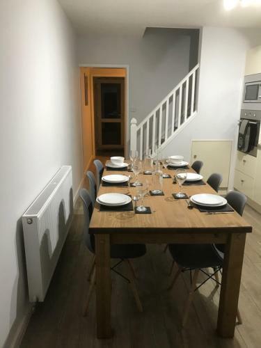 Swyn Y Mor Beach Close Pet Friendly Hot Tub
