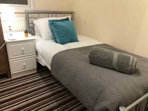 Comfy Three-bedroom Home In Basingstoke