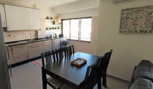 Large Apartment Near The Beach And Lisbon