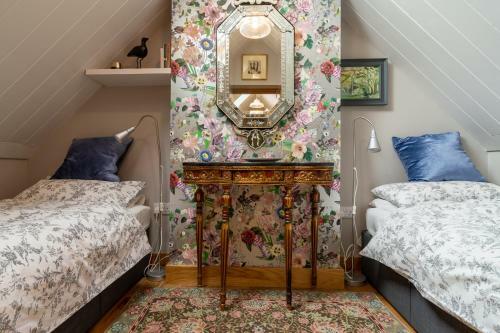Little Coach House