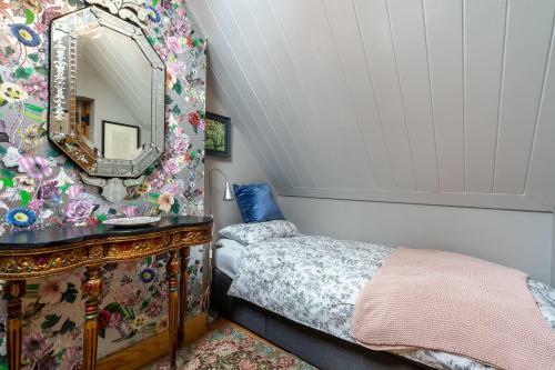 Little Coach House