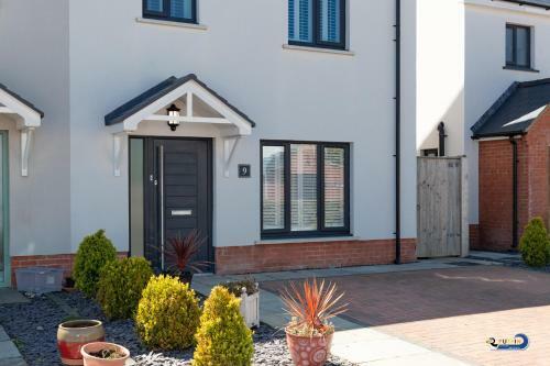 Park Gardens - Lovely Cottage, Parking, Central Location