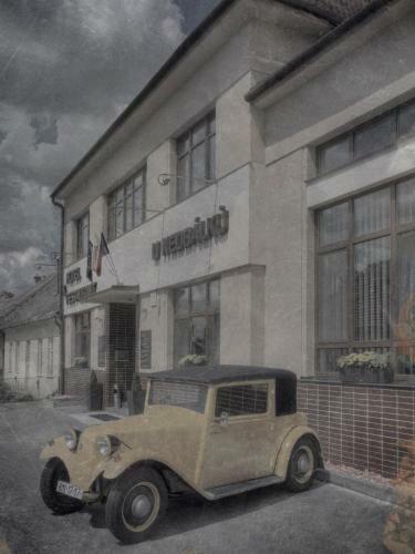 Hotel & Restaurant U Nedb�lk?