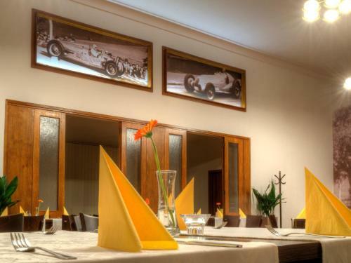 Hotel & Restaurant U Nedb�lk?