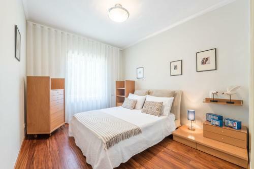 Guestready - Parrot In The Lilies Free Parking