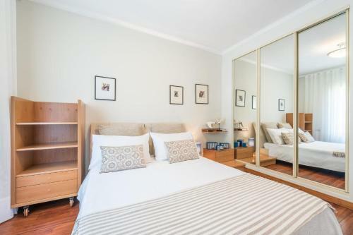 Guestready - Parrot In The Lilies Free Parking