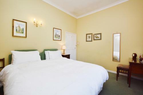 Bed & Breakfast The Old School