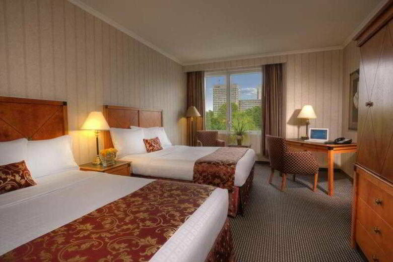 Lord Elgin Hotel