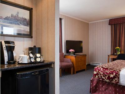 Lord Elgin Hotel