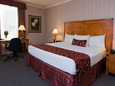 Lord Elgin Hotel
